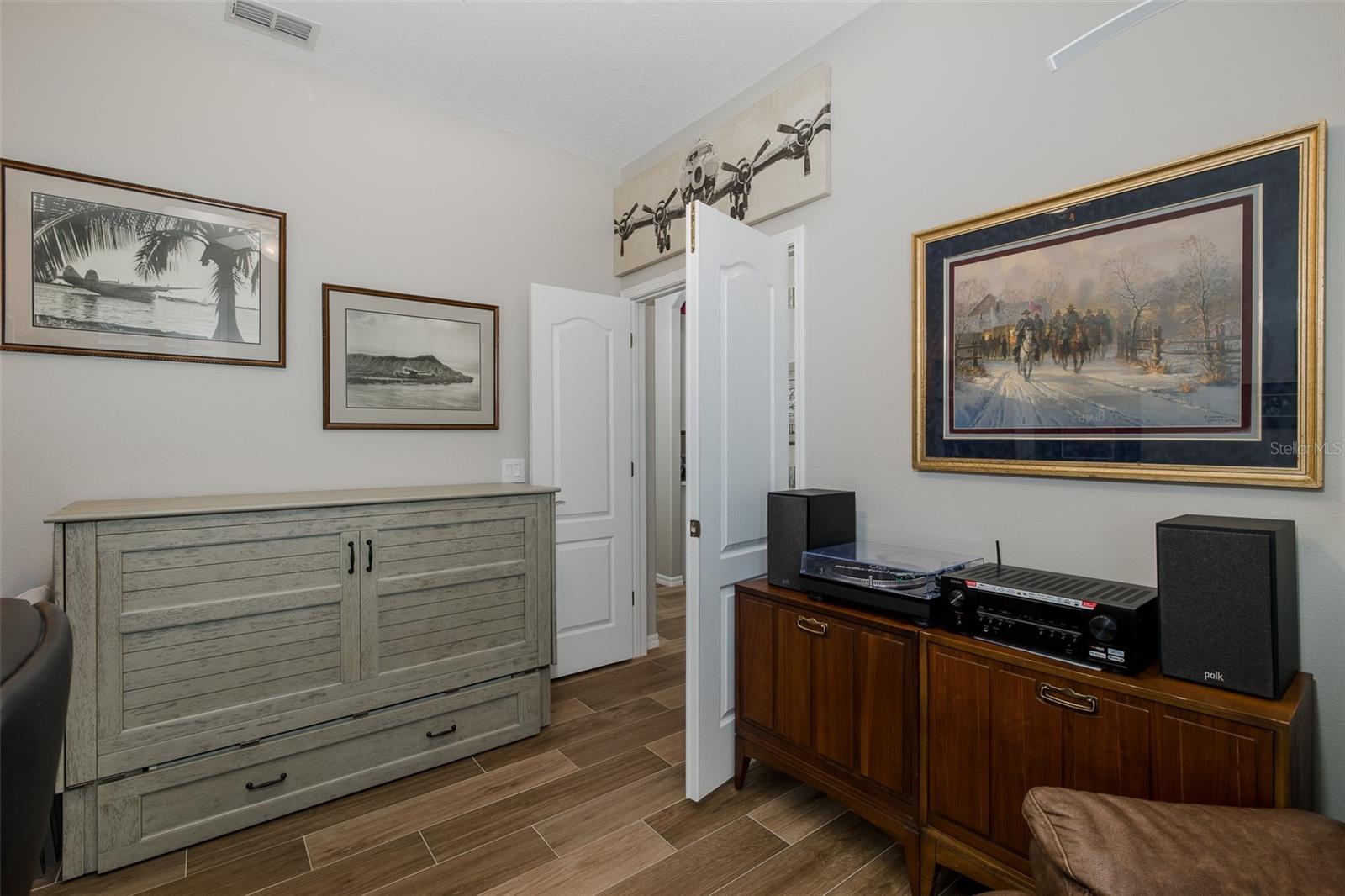 Image 35 of 82 For 1710 Lakestone Drive