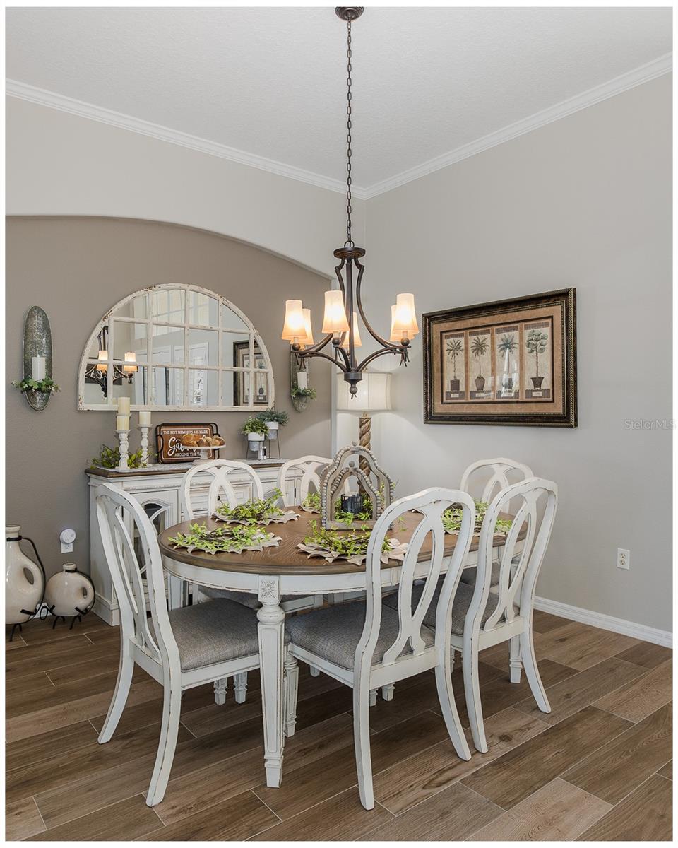 Image 8 of 82 For 1710 Lakestone Drive