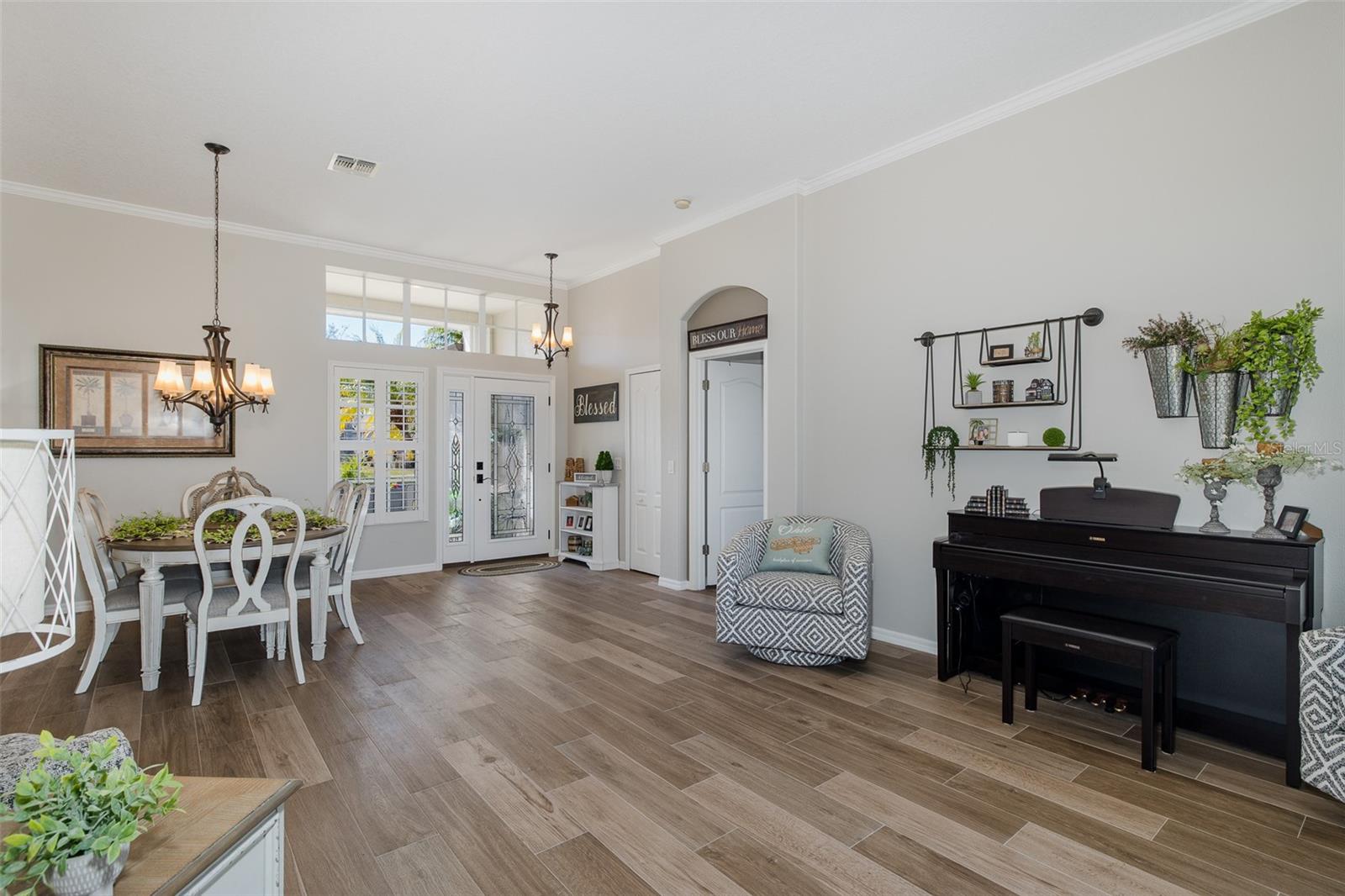 Image 9 of 82 For 1710 Lakestone Drive