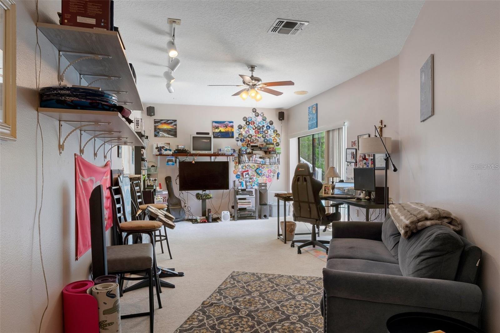 Image 25 of 37 For 6475 Laurel Oak Drive