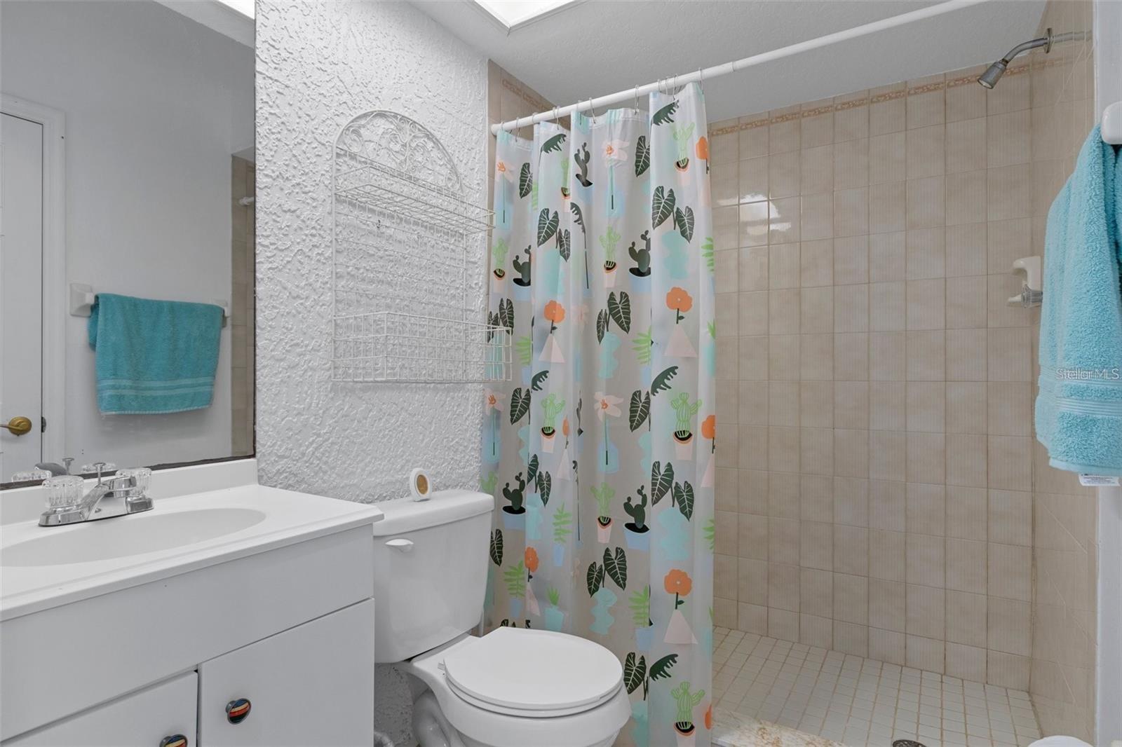 Image 33 of 37 For 6475 Laurel Oak Drive