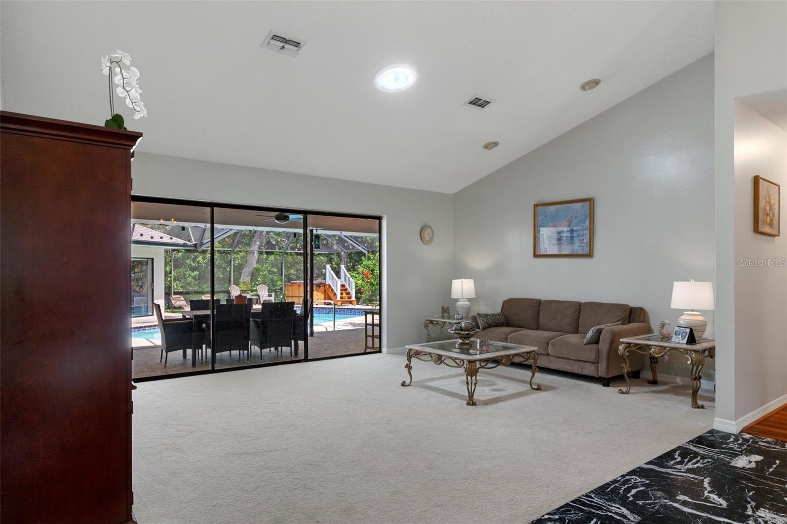 Image 7 of 37 For 6475 Laurel Oak Drive