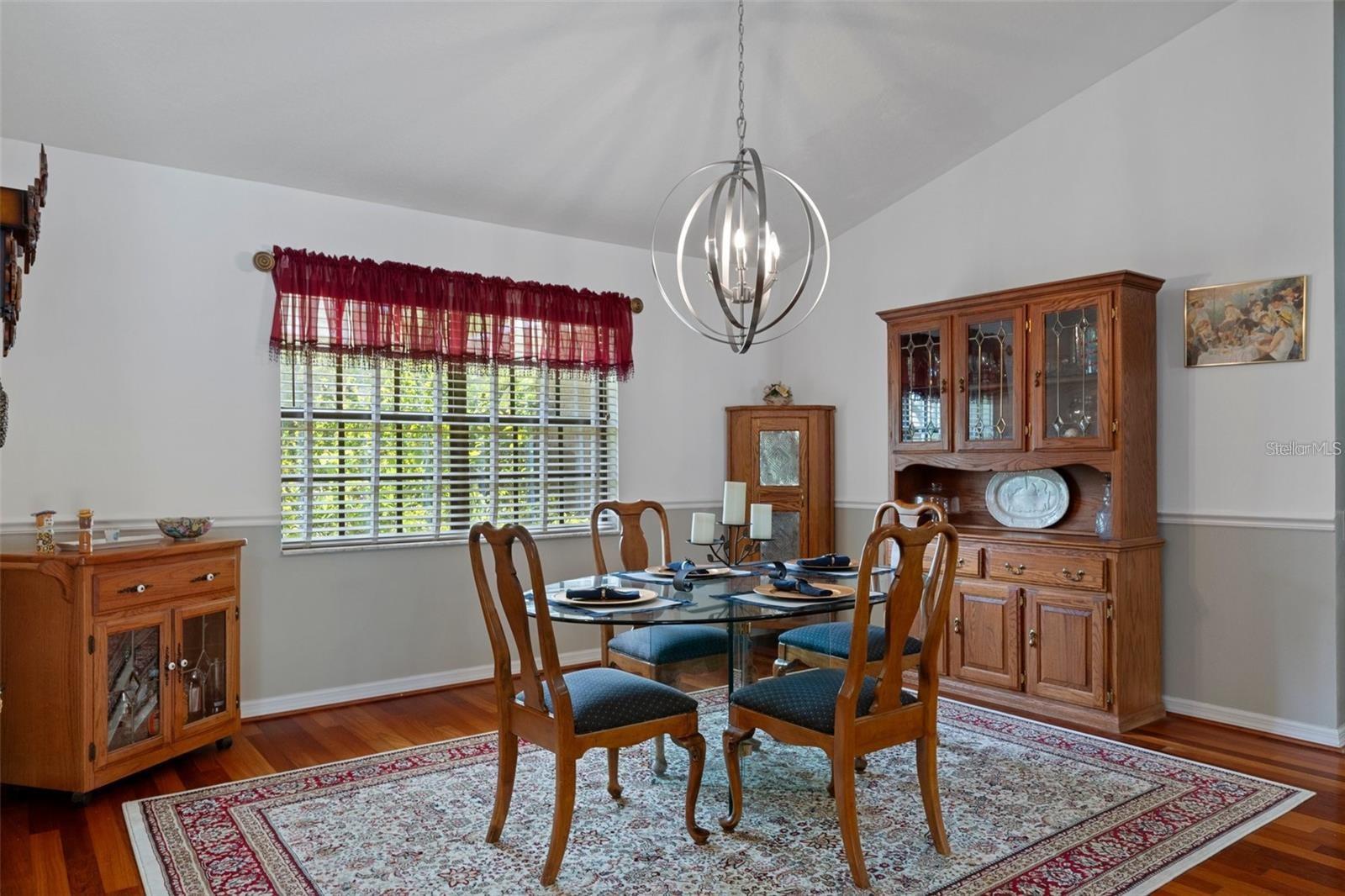 Image 9 of 37 For 6475 Laurel Oak Drive