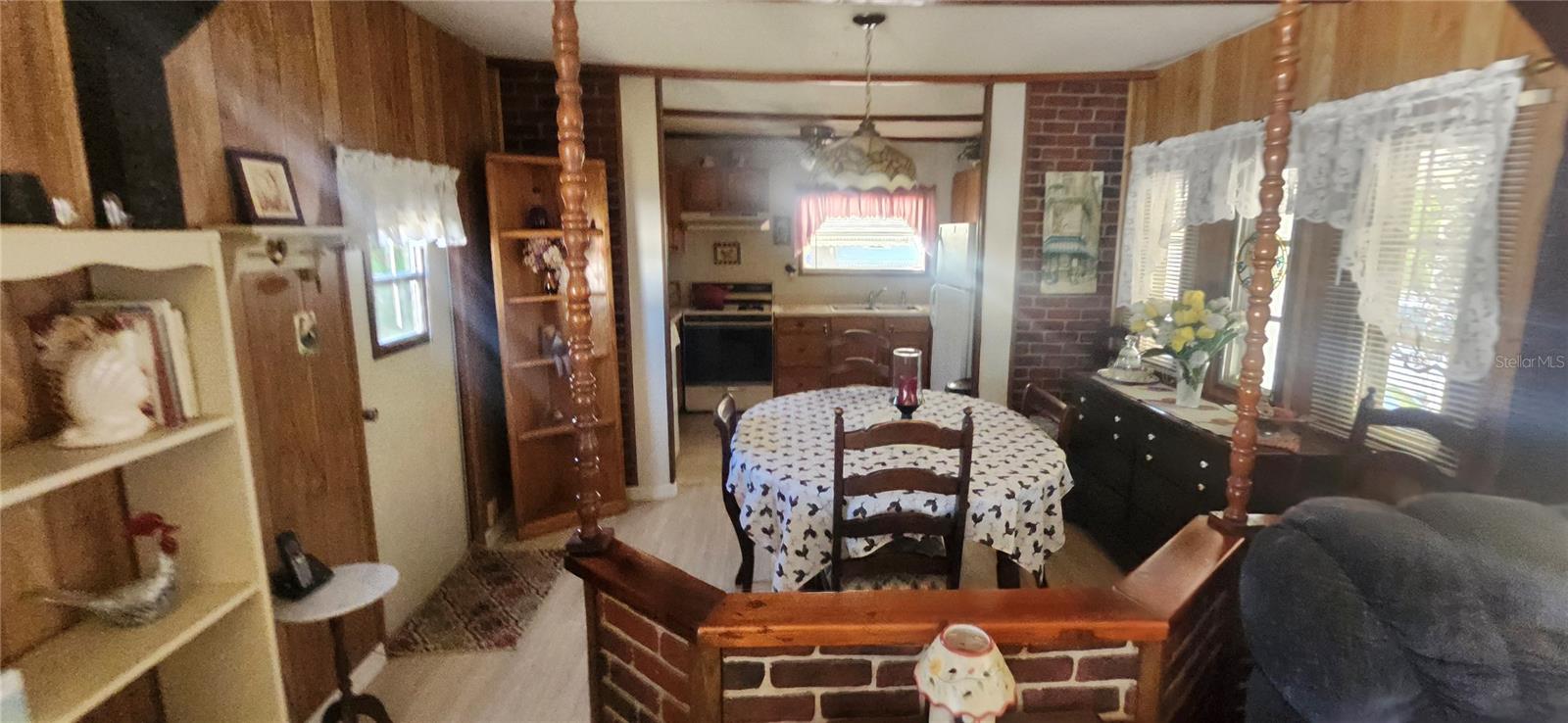 Image 7 of 41 For 5609 Sunshine Park Drive