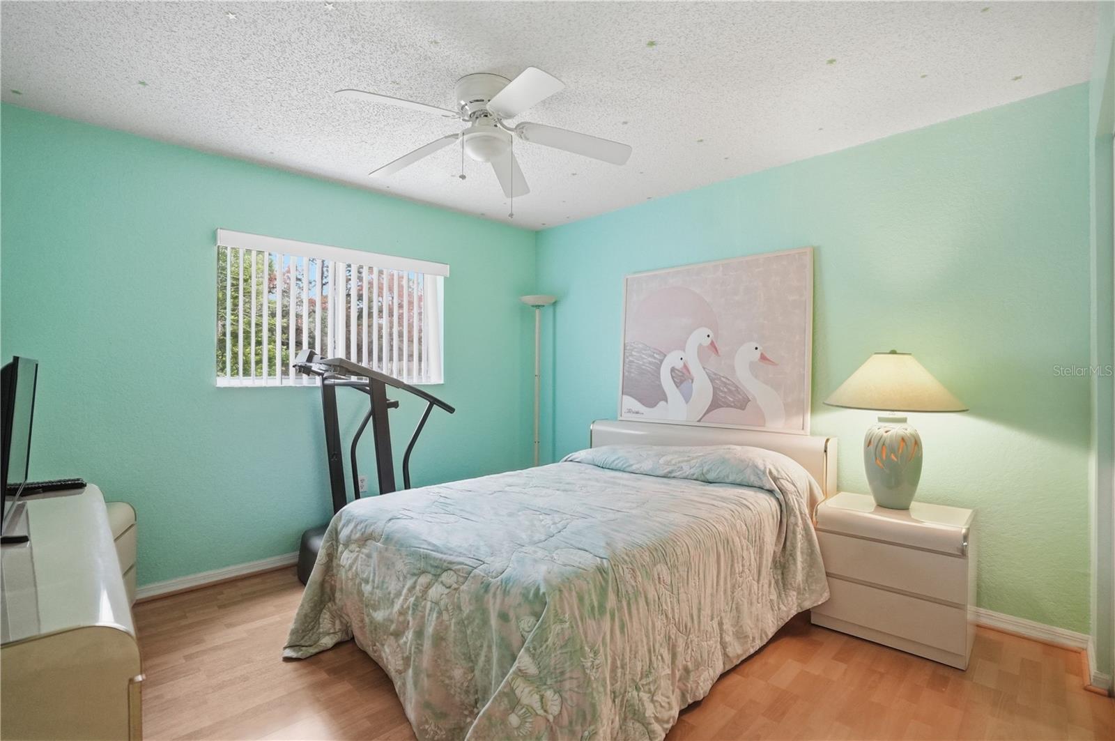 Image 17 of 52 For 12050 Hyde Park Way