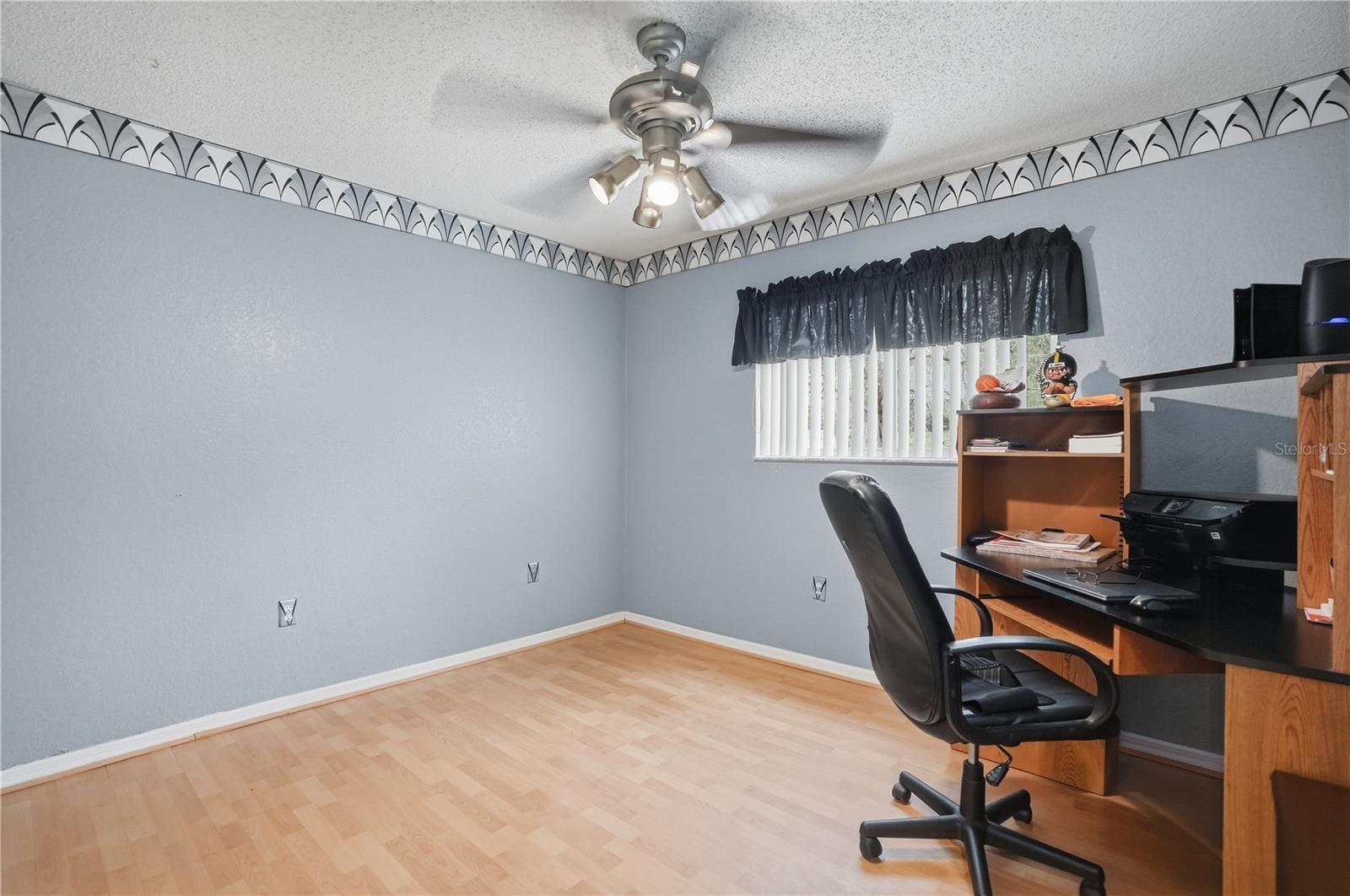 Image 18 of 52 For 12050 Hyde Park Way