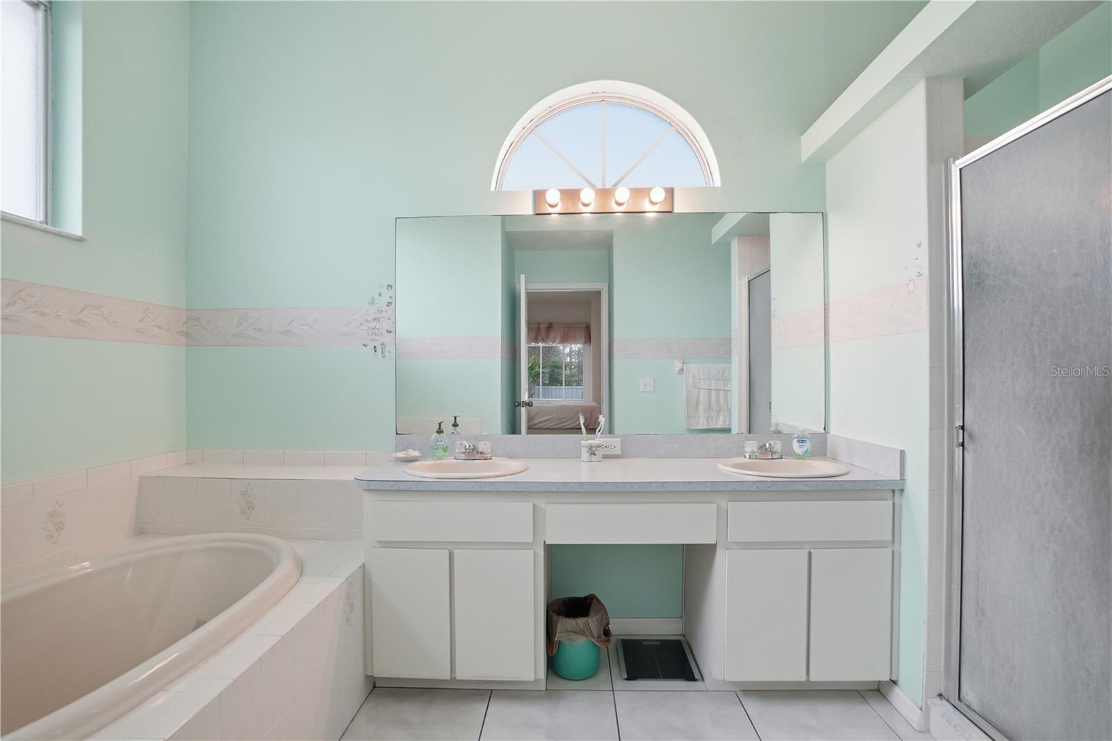 Image 23 of 52 For 12050 Hyde Park Way