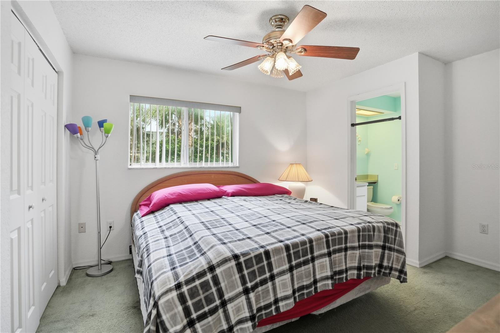 Image 29 of 52 For 12050 Hyde Park Way