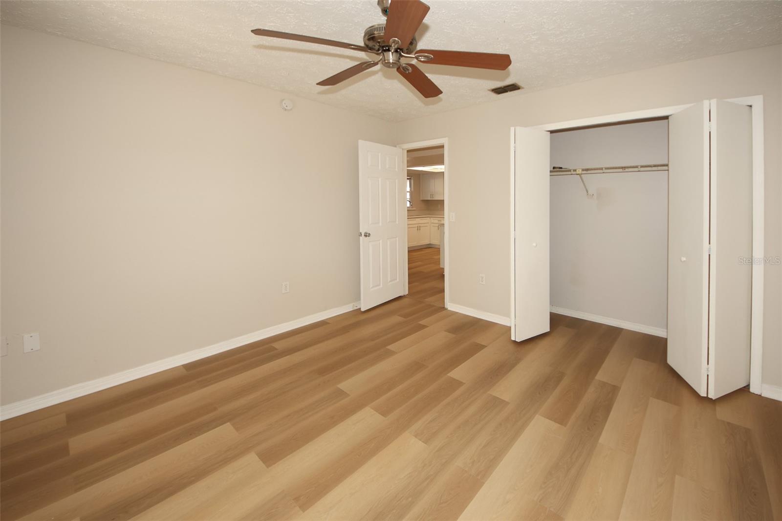 Listing photo id 11 for 12809 Kellywood Circle