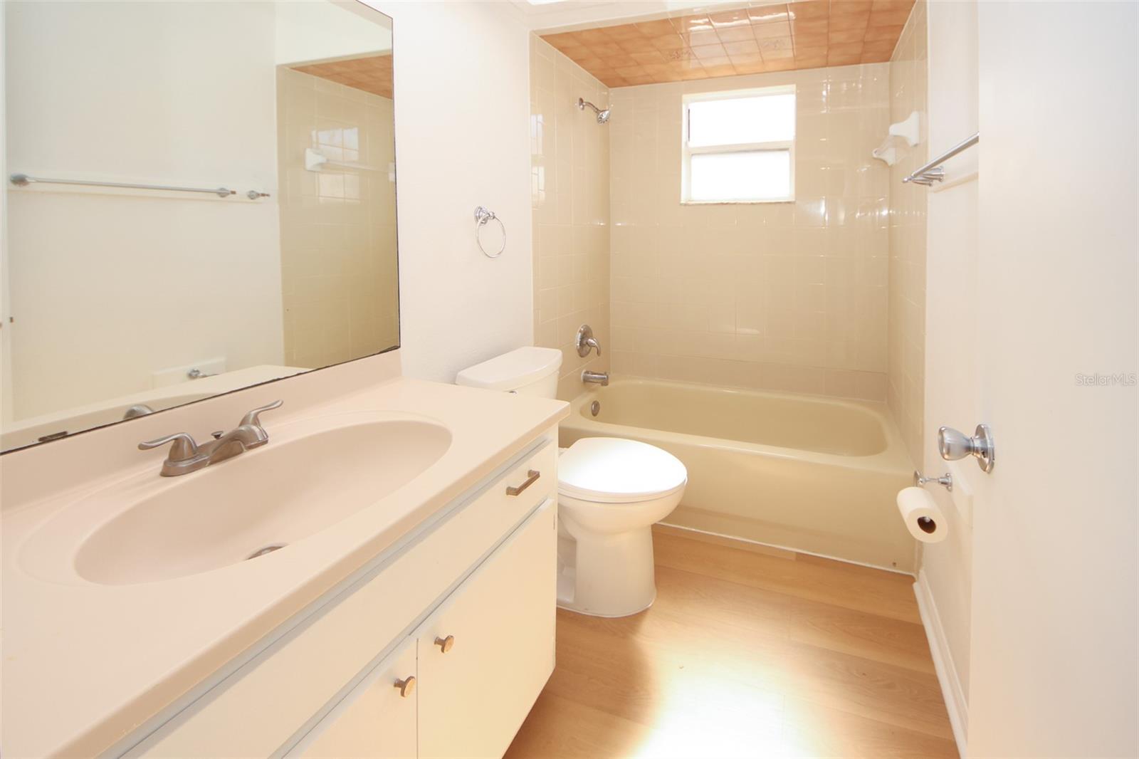 Listing photo id 12 for 12809 Kellywood Circle