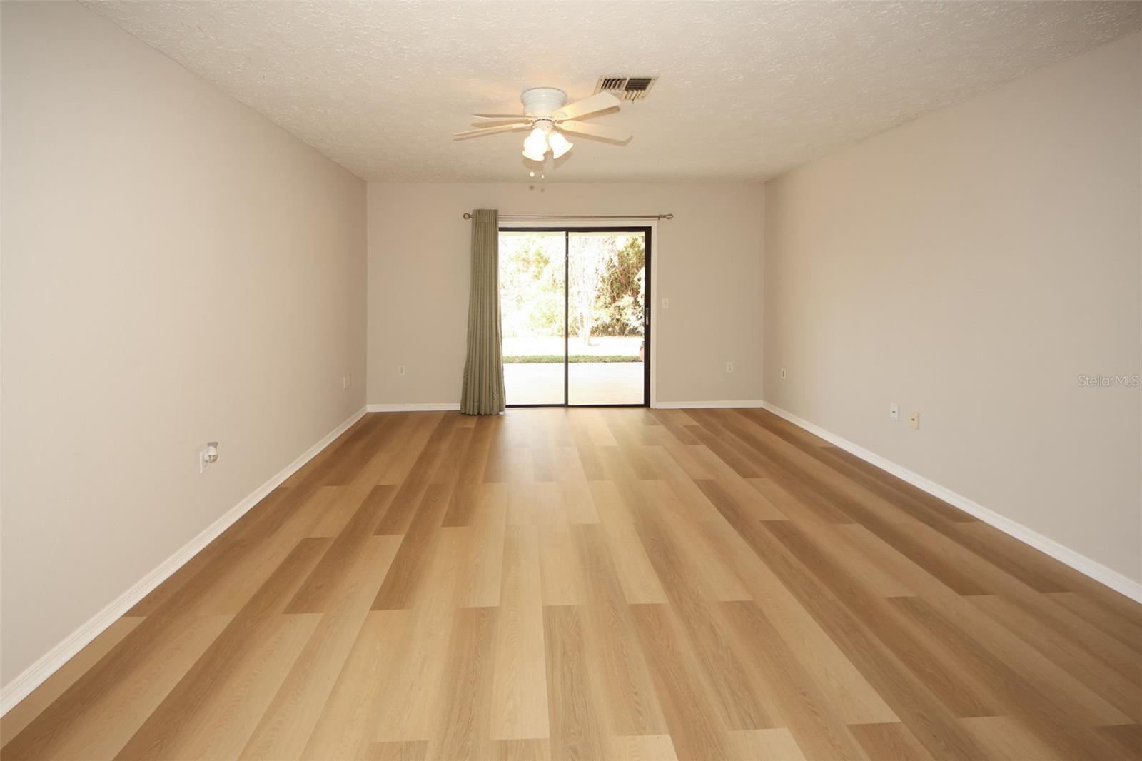 Listing photo id 3 for 12809 Kellywood Circle