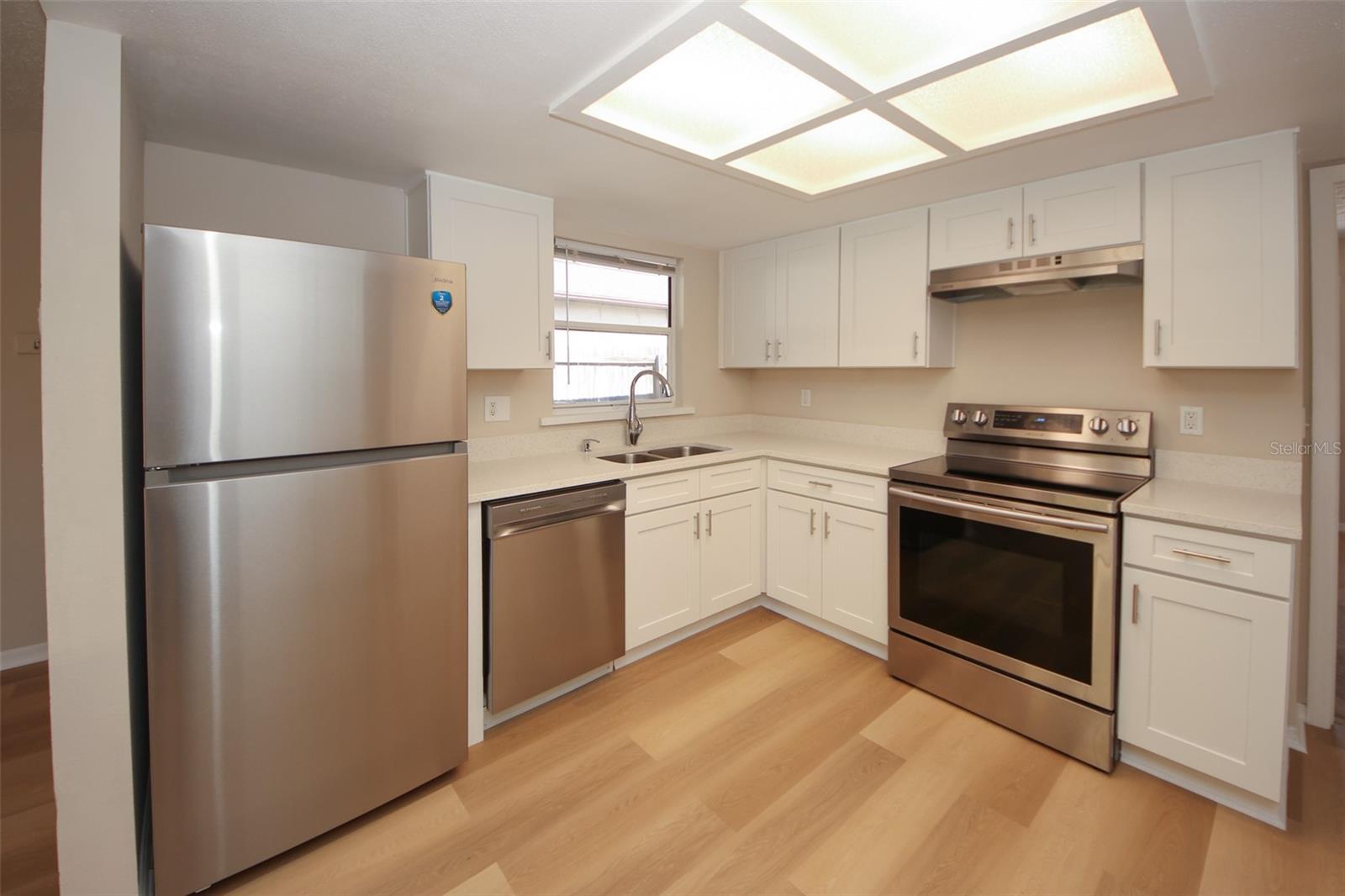 Listing photo id 6 for 12809 Kellywood Circle