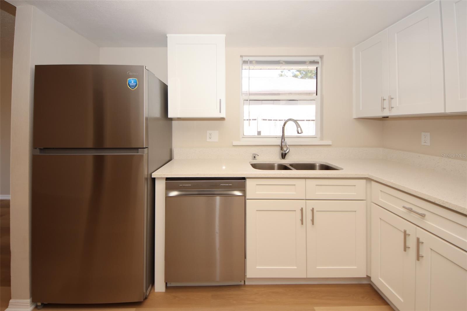 Listing photo id 7 for 12809 Kellywood Circle