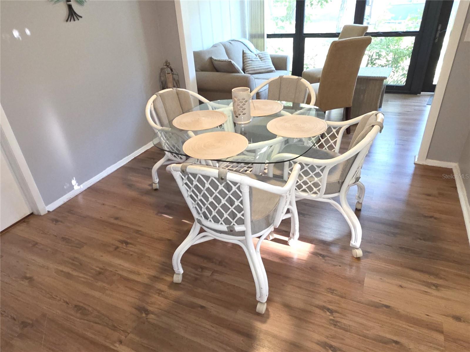 Image 11 of 30 For 6764 Pearleaf Court