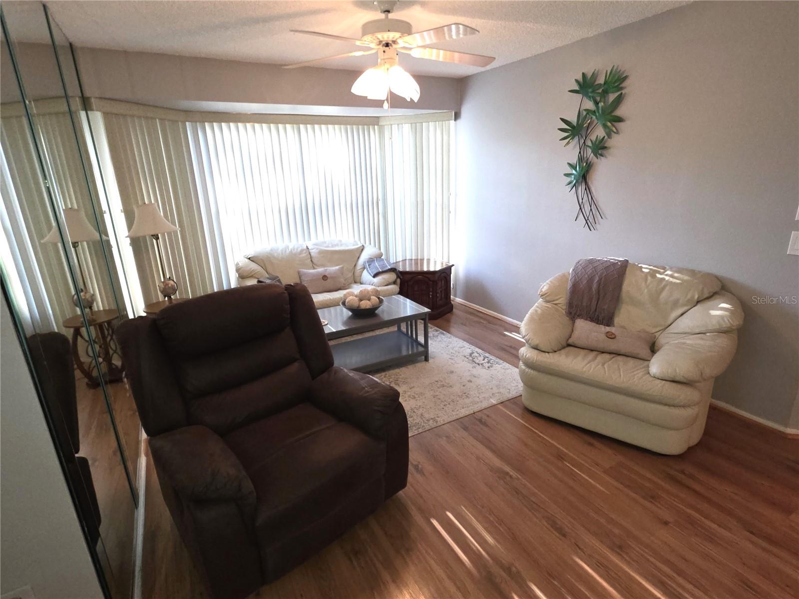 Image 5 of 30 For 6764 Pearleaf Court