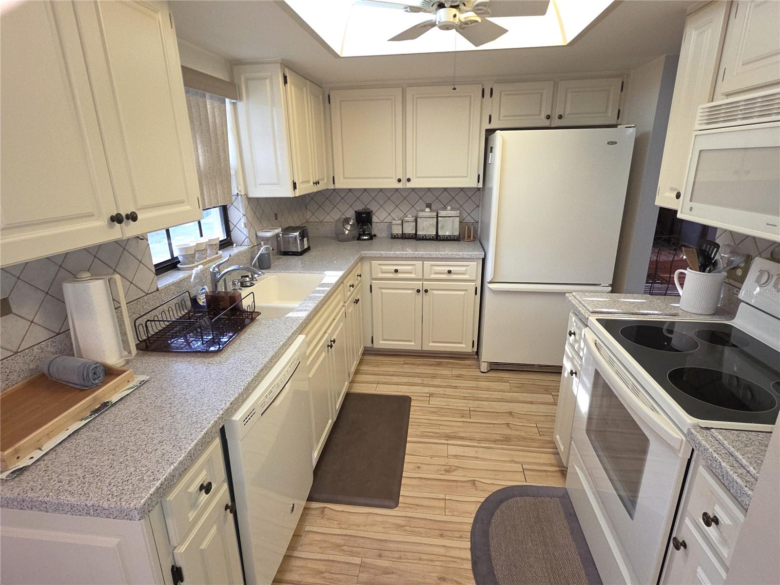 Image 6 of 30 For 6764 Pearleaf Court