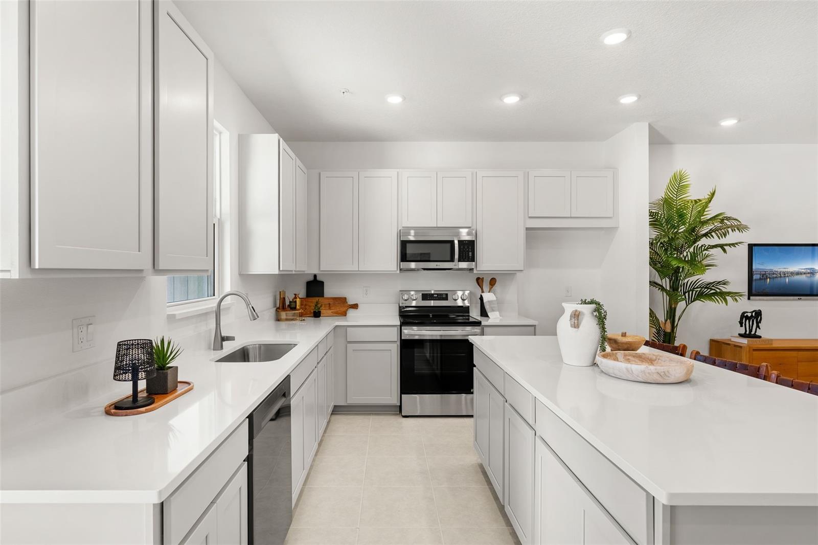 Image 12 of 29 For 718 Blissful Gardens Way