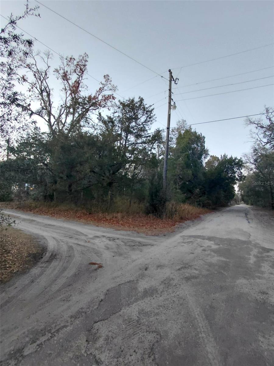 Listing photo id 4 for 12139 Rutherford Lane