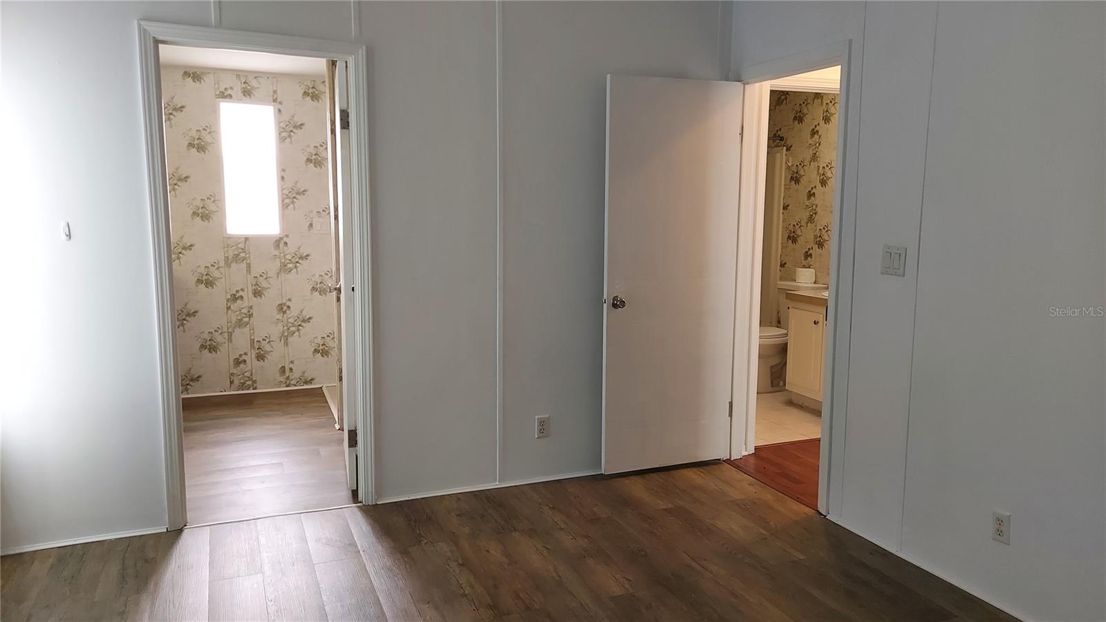 Image 11 of 35 For 2346 Druid Road E 1106