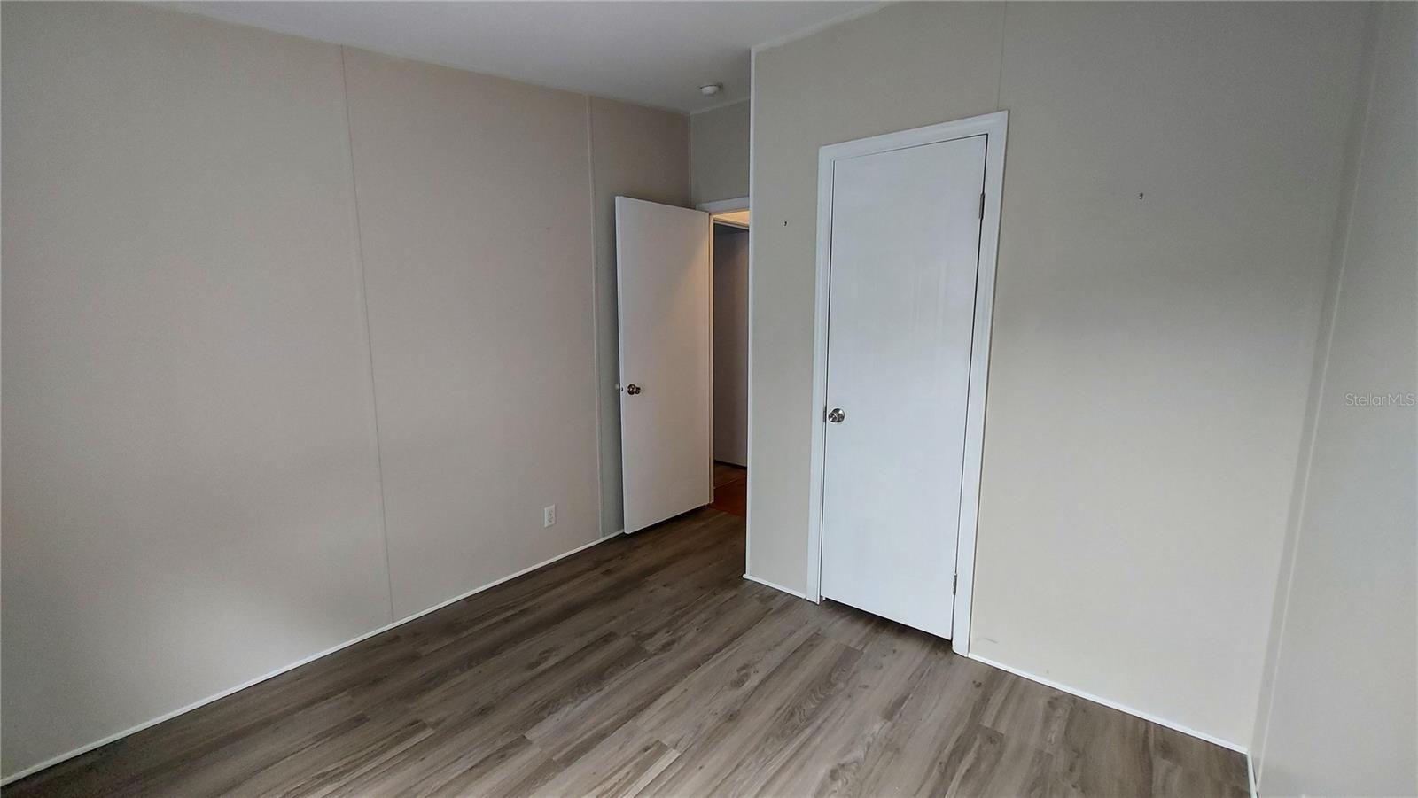 Image 17 of 35 For 2346 Druid Road E 1106