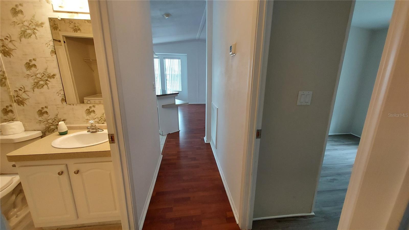 Image 22 of 35 For 2346 Druid Road E 1106