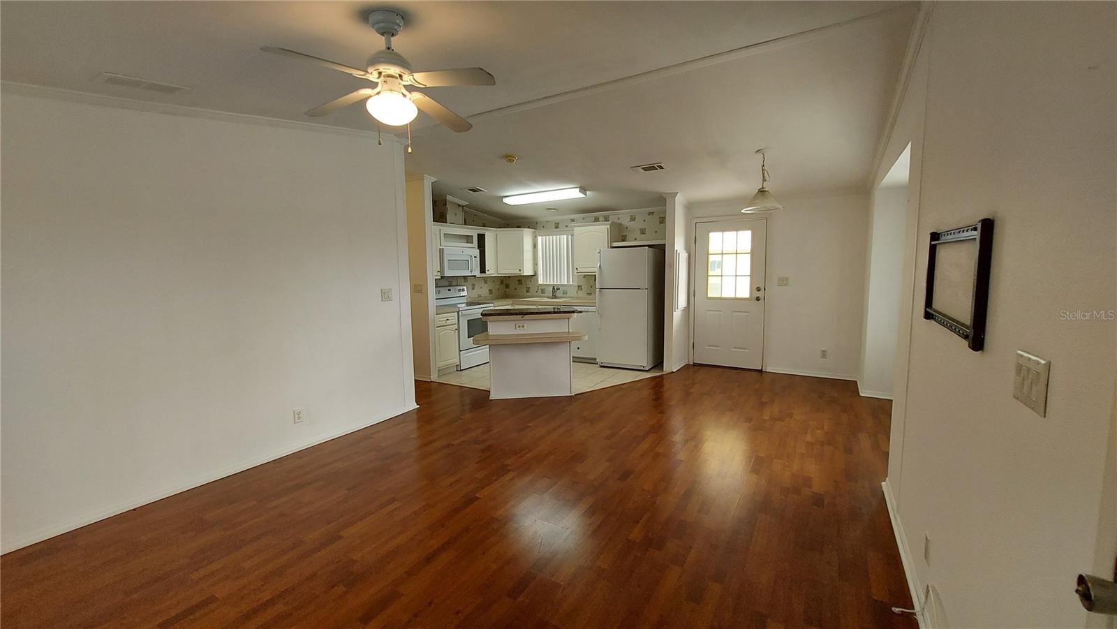 Image 23 of 35 For 2346 Druid Road E 1106