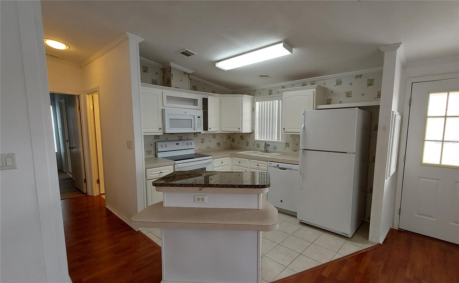 Image 3 of 35 For 2346 Druid Road E 1106