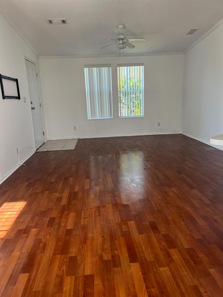 Image 4 of 35 For 2346 Druid Road E 1106