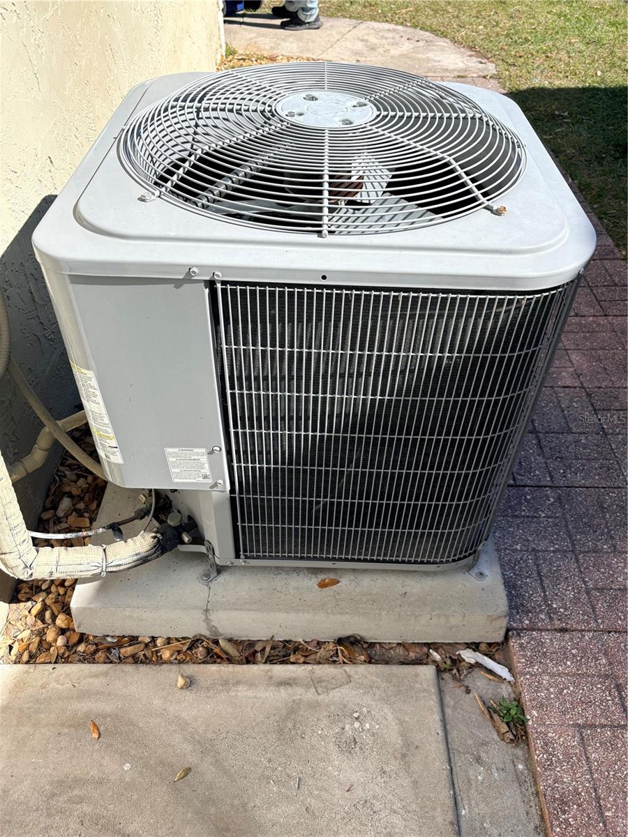 Image 3 of 27 For 4609 Irene Loop