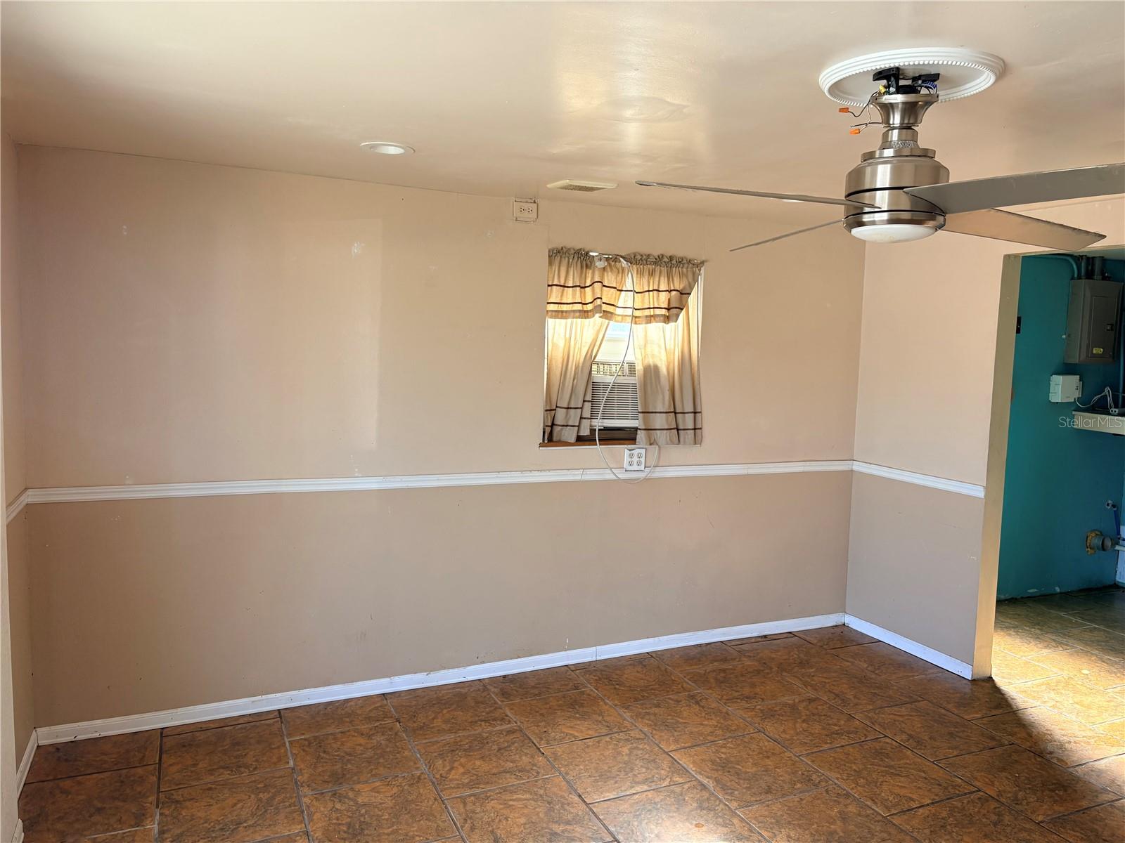 Image 5 of 27 For 4609 Irene Loop