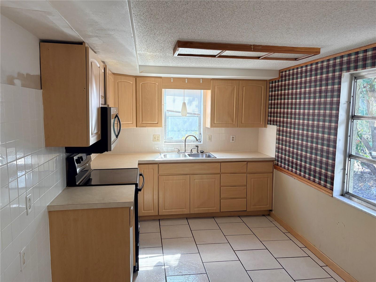 Image 8 of 27 For 4609 Irene Loop