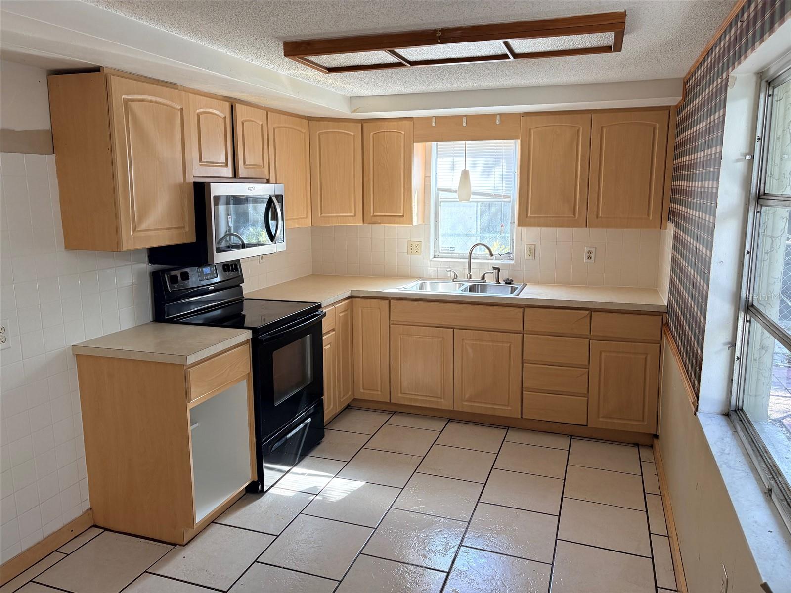 Image 9 of 27 For 4609 Irene Loop