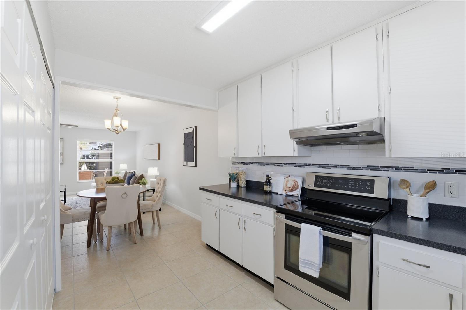 Listing photo id 8 for 2700 Bayshore Boulevard 556