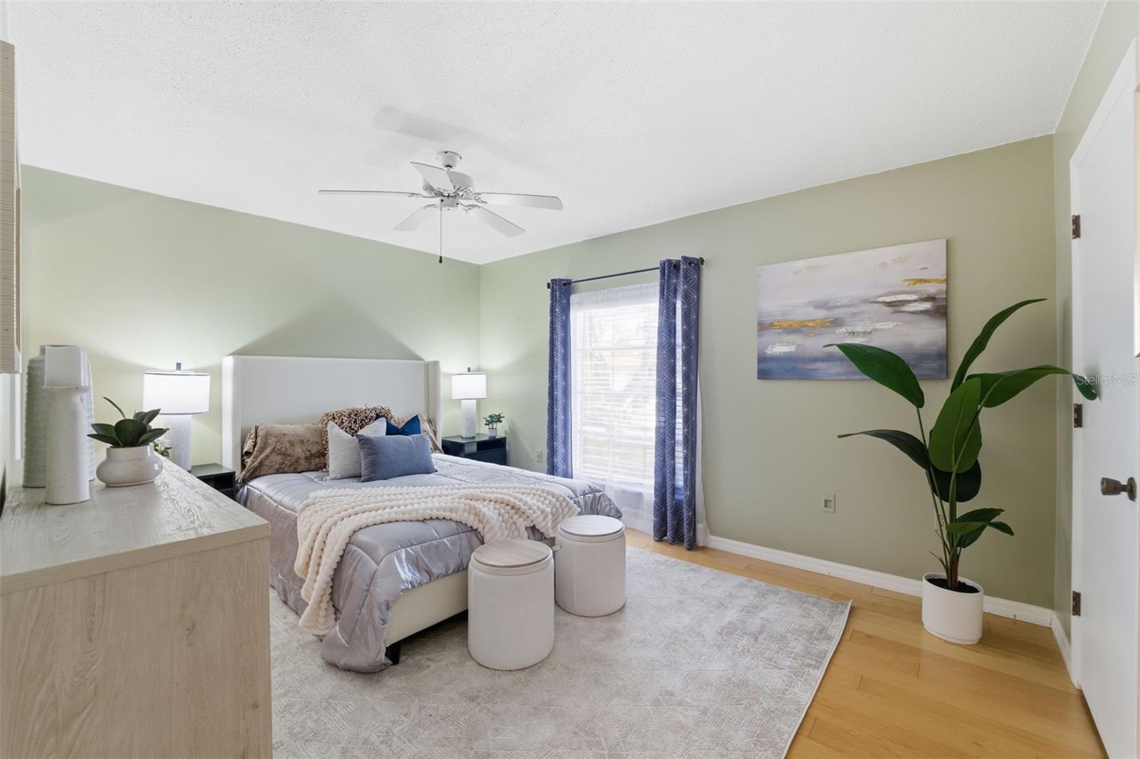 Listing photo id 10 for 2700 Bayshore Boulevard 556