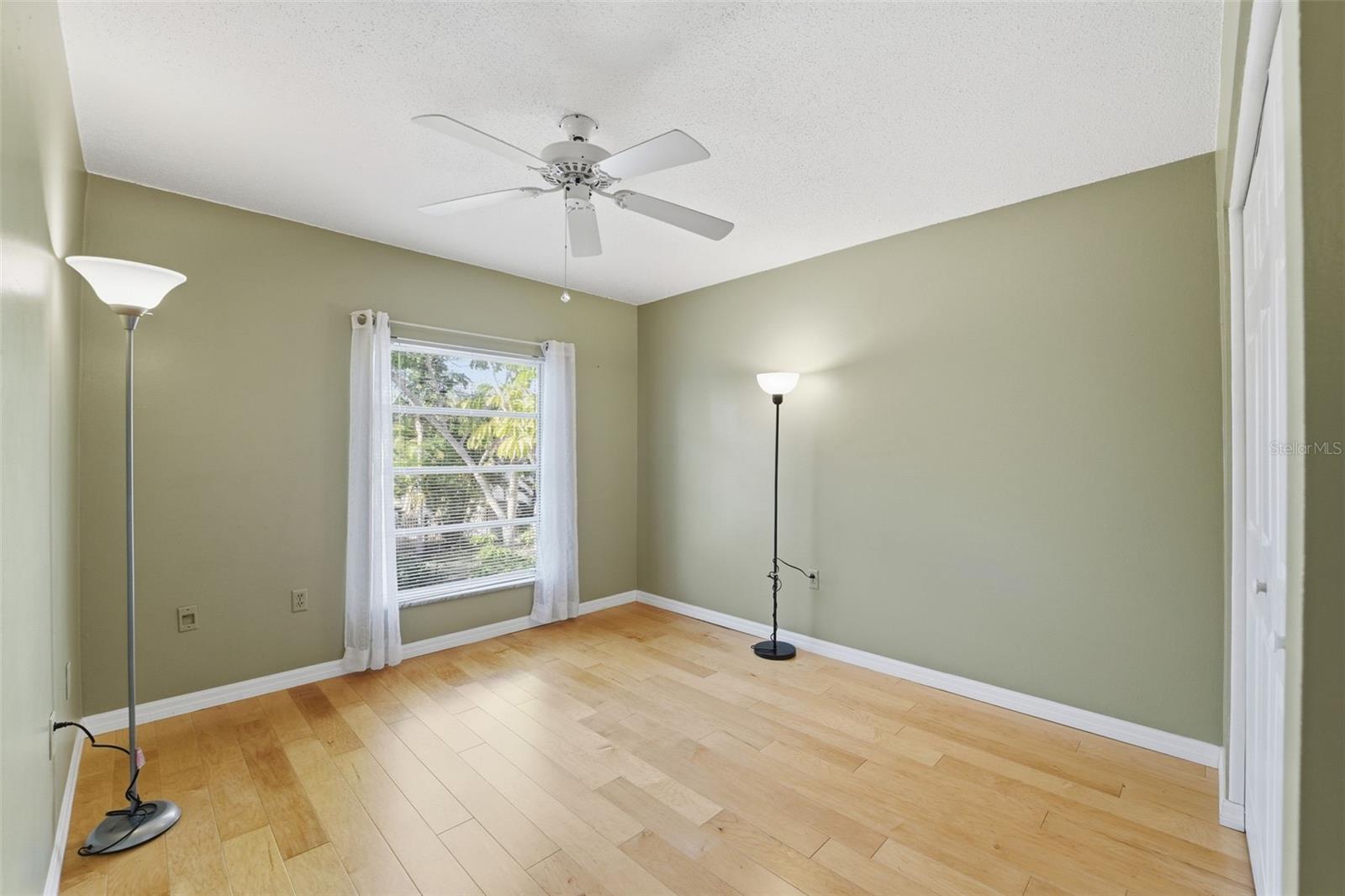 Listing photo id 12 for 2700 Bayshore Boulevard 556