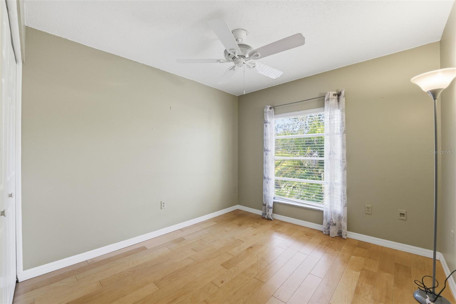 Listing photo id 14 for 2700 Bayshore Boulevard 556