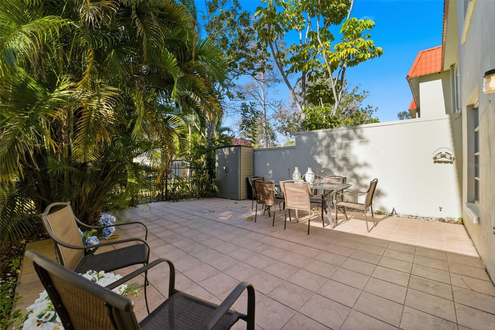 Listing photo id 16 for 2700 Bayshore Boulevard 556