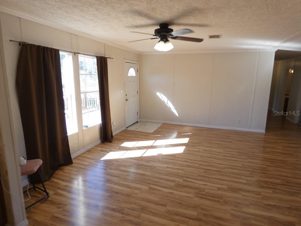 Image 18 of 32 For 10042 Gilmer Street