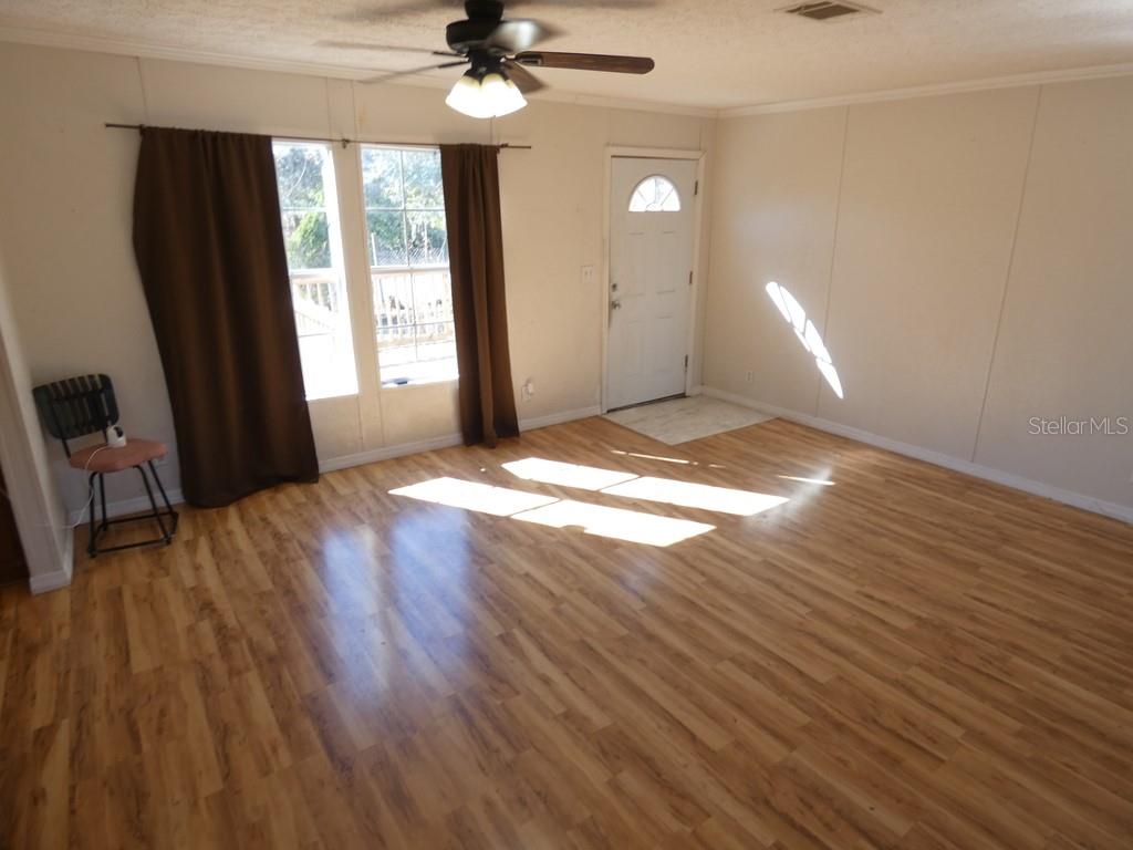 Image 23 of 32 For 10042 Gilmer Street