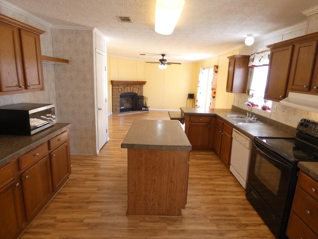 Image 6 of 32 For 10042 Gilmer Street