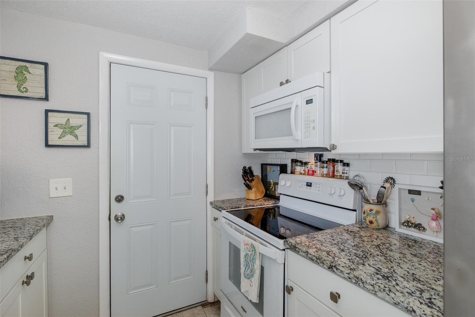 Image 14 of 40 For 3645 Colonial Hills Drive