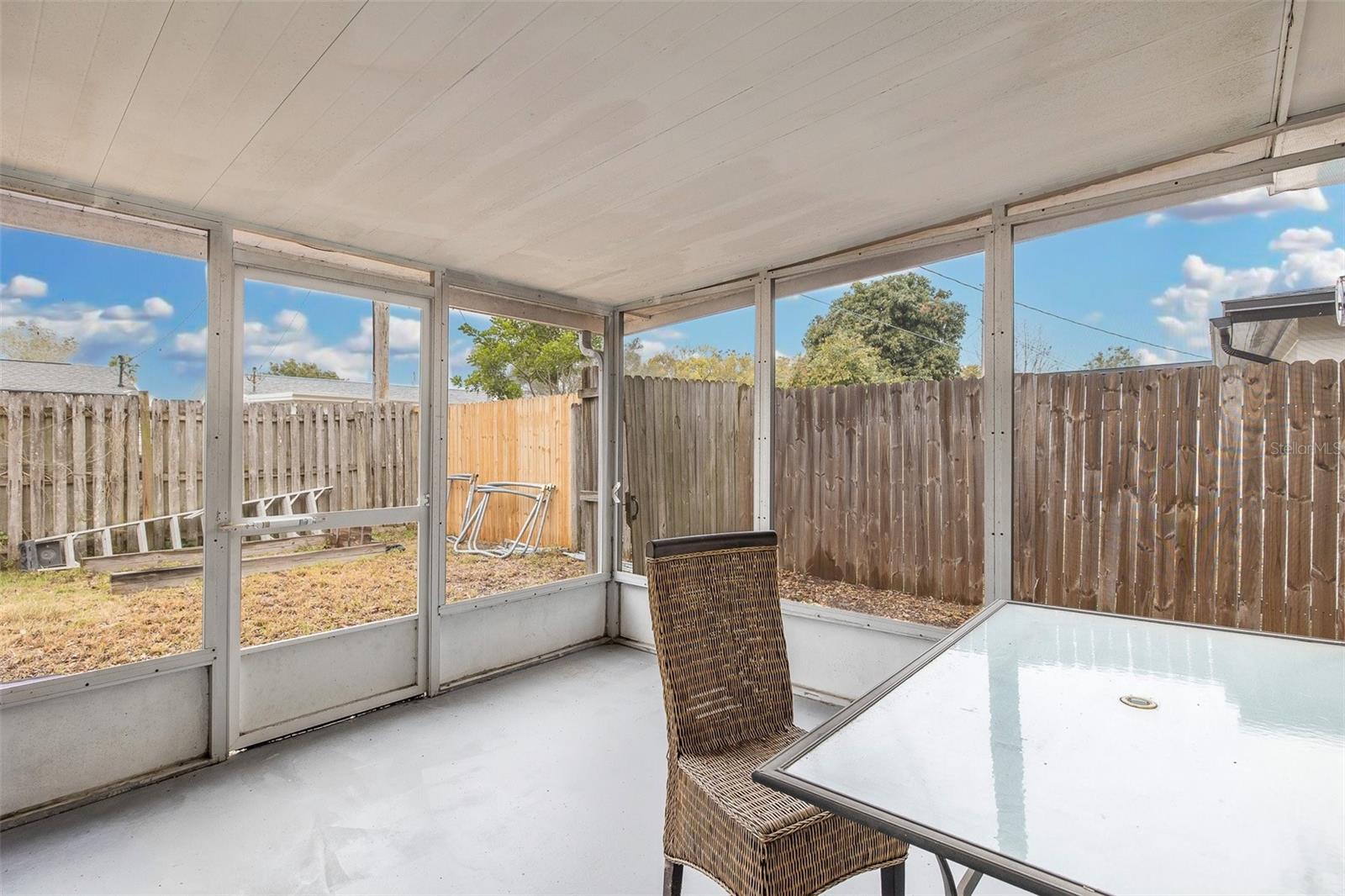 Image 32 of 40 For 3645 Colonial Hills Drive