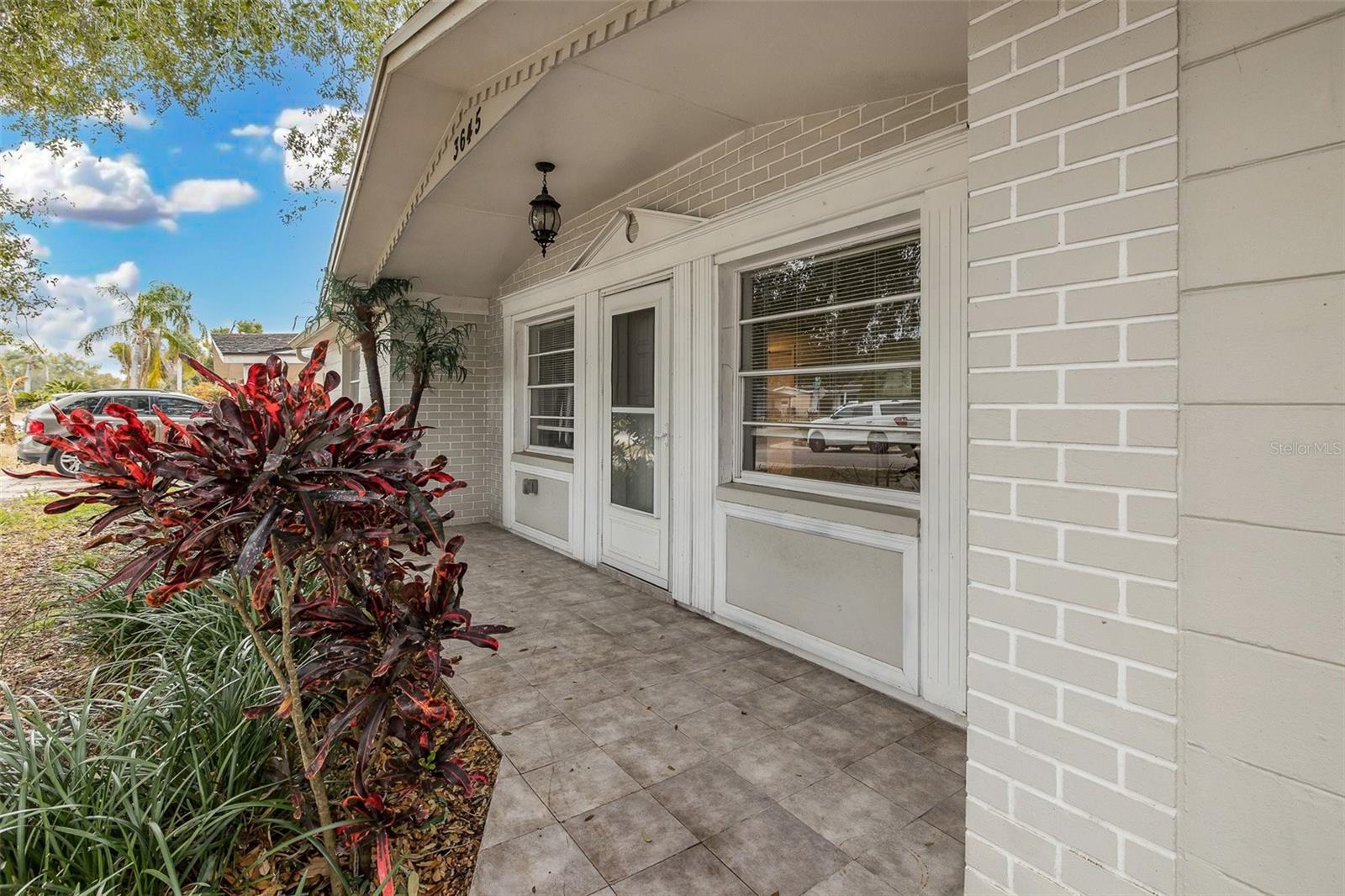 Image 6 of 40 For 3645 Colonial Hills Drive