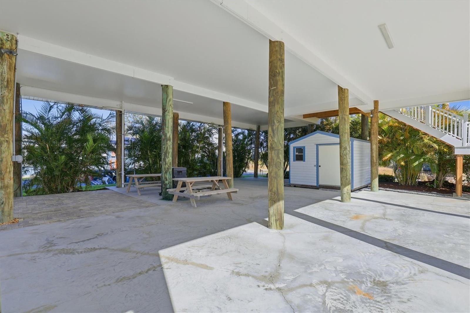 Image 34 of 88 For 13875 Hatcher Avenue