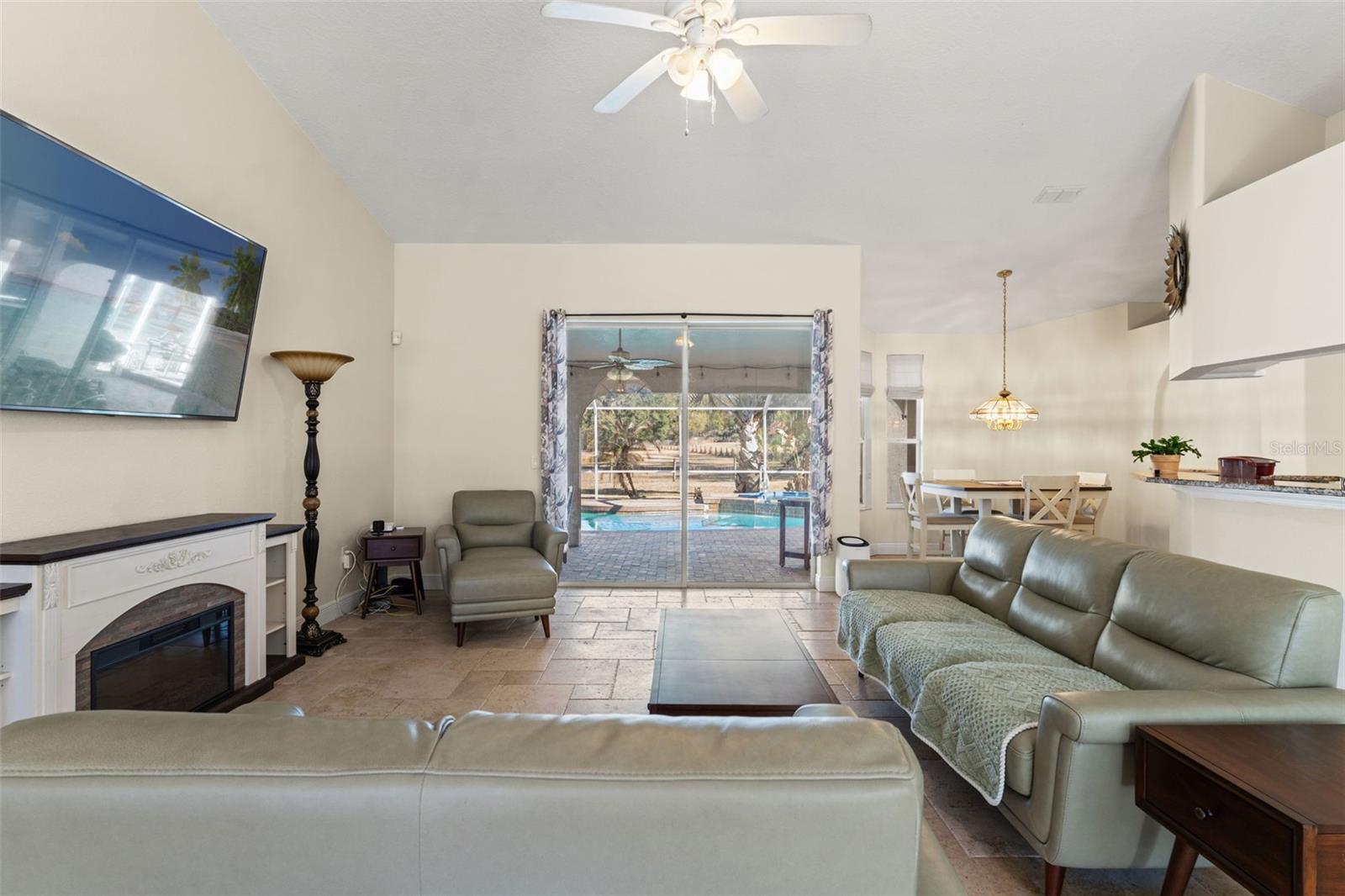 Image 10 of 51 For 22391 Croom Road