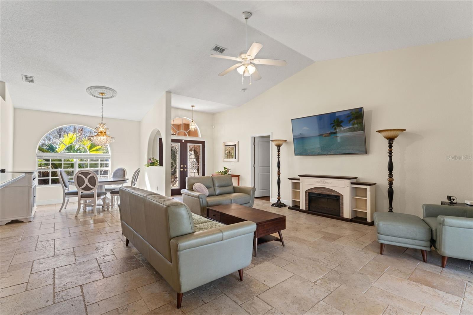 Image 12 of 51 For 22391 Croom Road