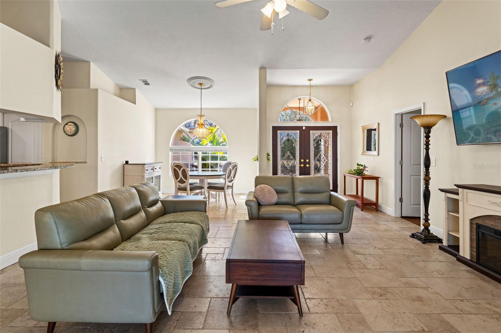 Image 14 of 51 For 22391 Croom Road