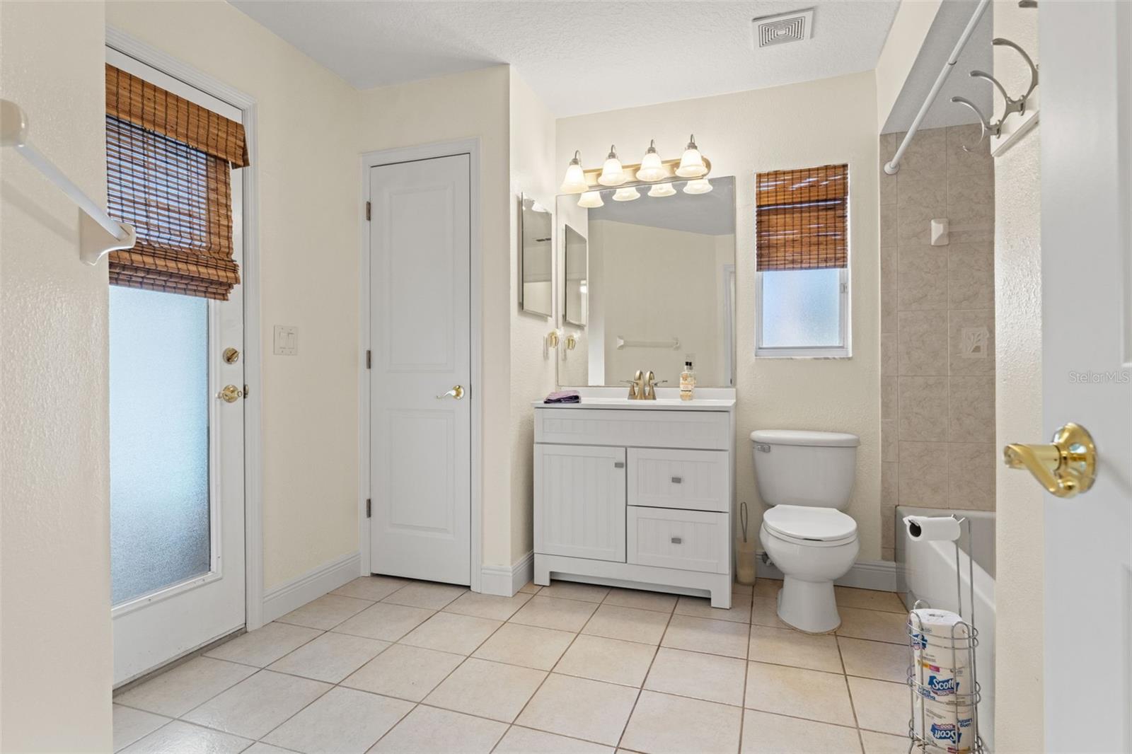 Image 29 of 51 For 22391 Croom Road