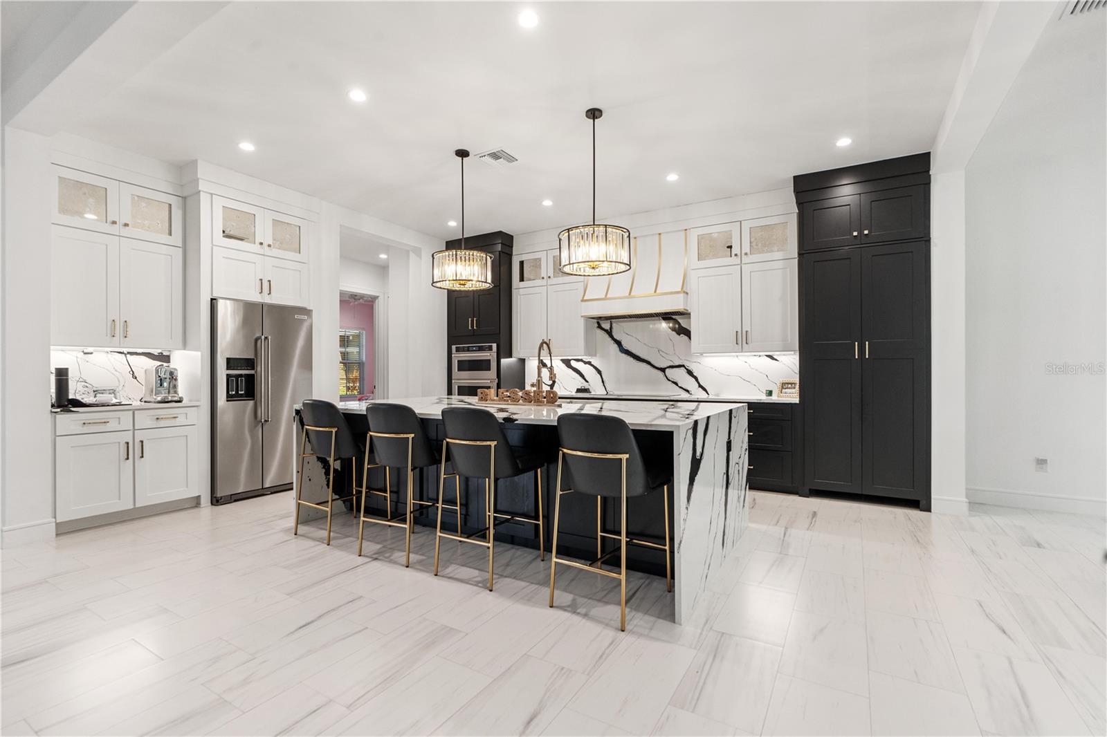 Image 15 of 76 For 21206 Ski Way