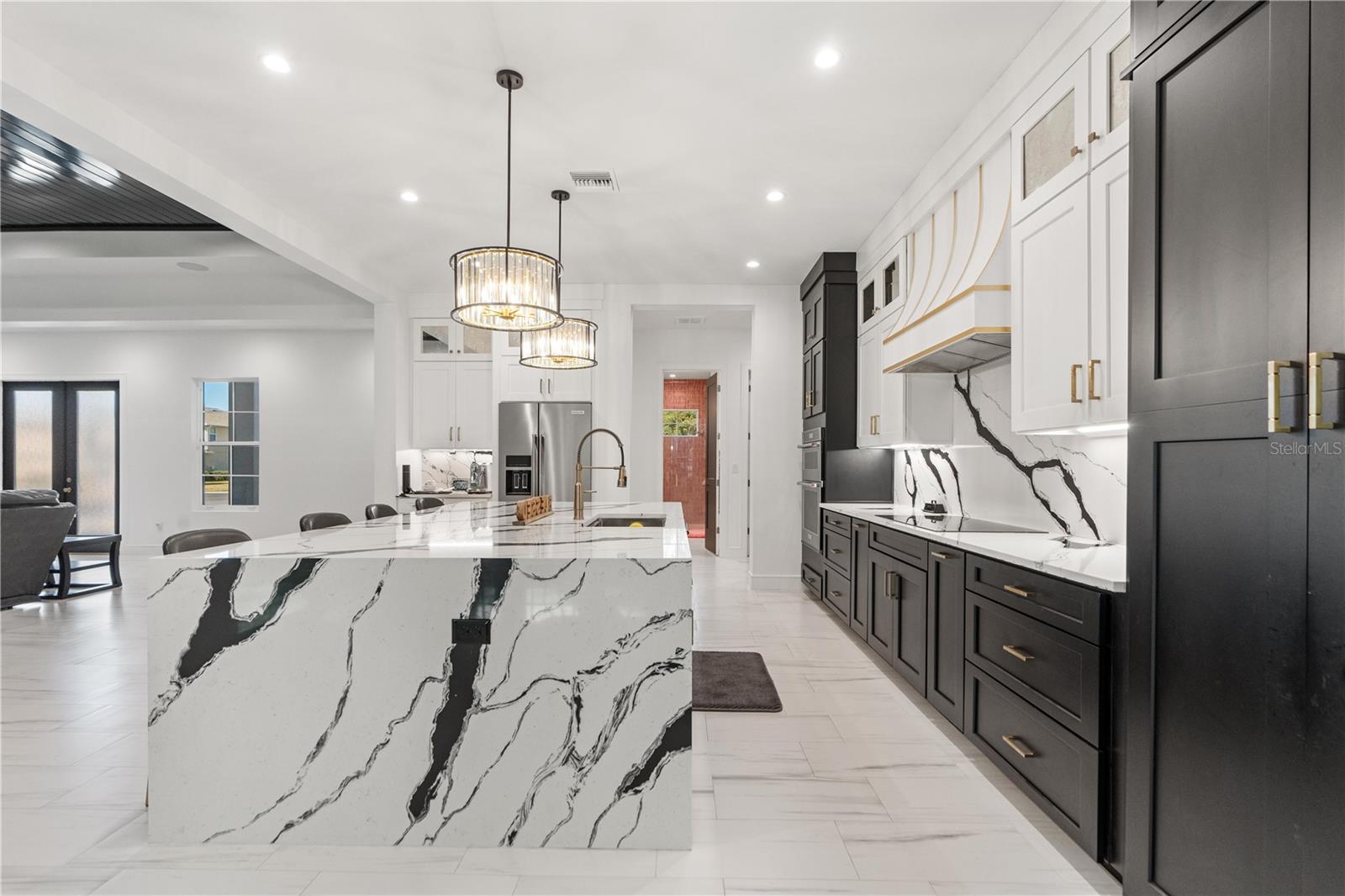 Image 18 of 76 For 21206 Ski Way